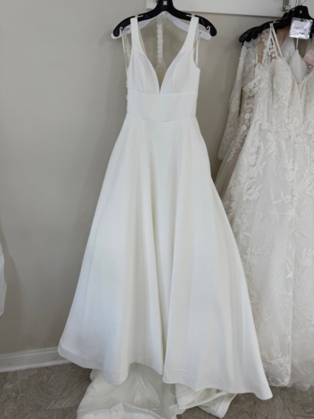 Justin Alexander Freeland Wedding Dress -- UNALTERED, NEVER WORN, SIZE 4
